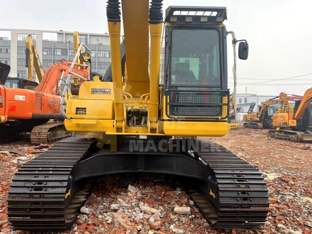 Used Komatsu PC220-8