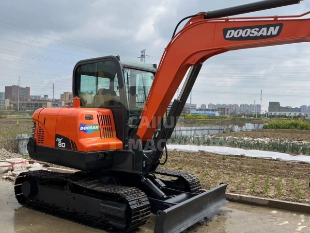 Used Doosan DX60-9