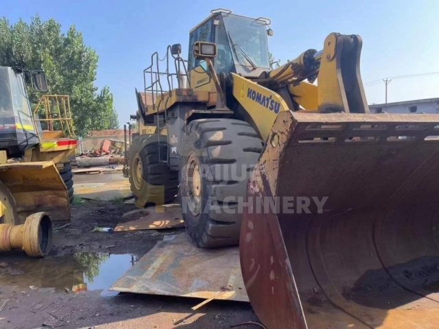 Used KOMATSU WA600