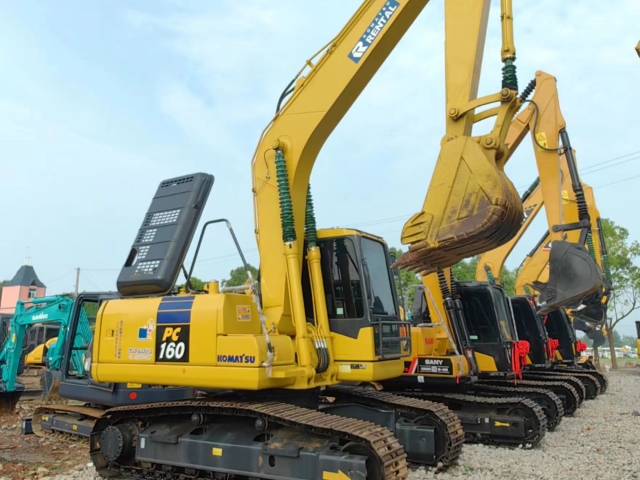 Used Komatsu PC160