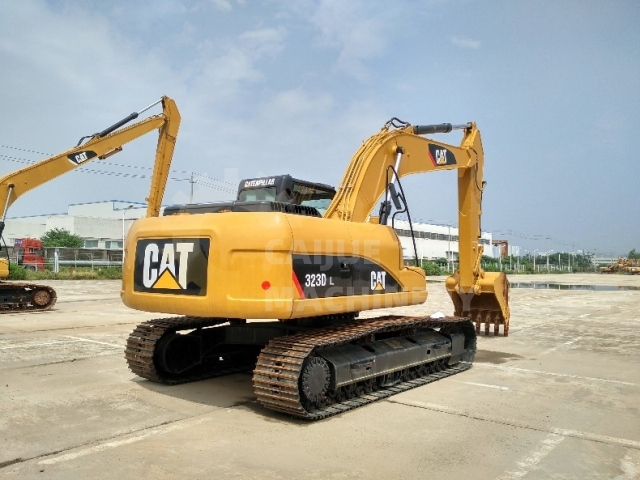 Used Caterpillar CAT323D