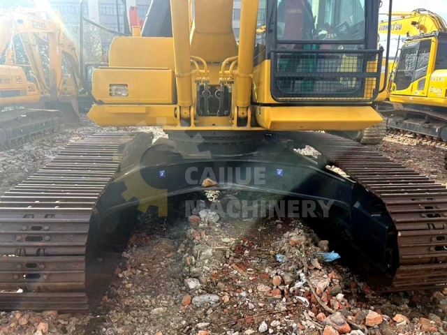 Used Komatsu PC240-8