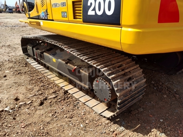 Used Komatsu PC200-8