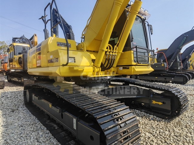 Used Komatsu PC220-8MO