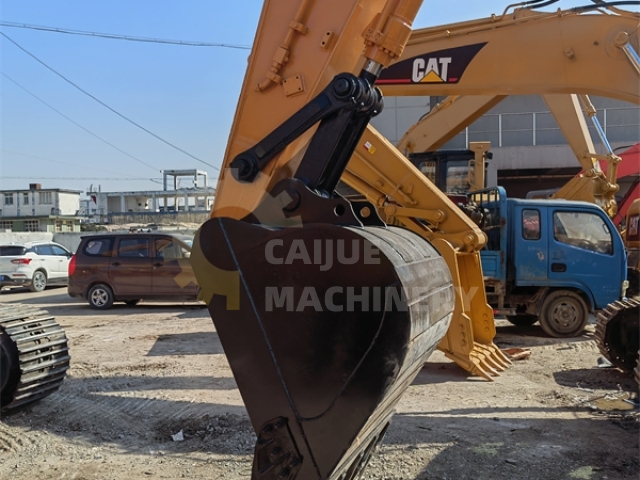 Used Hyundai R305L-9T