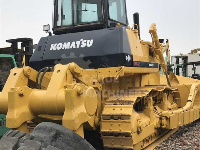 Used KOMATSU D85