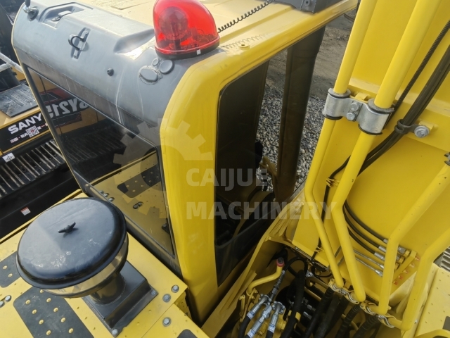 Used Komatsu PC200-8