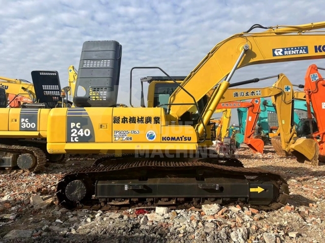 Used Komatsu PC240-8