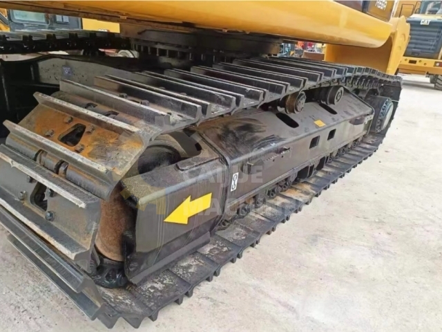 Used Caterpillar CAT330D2