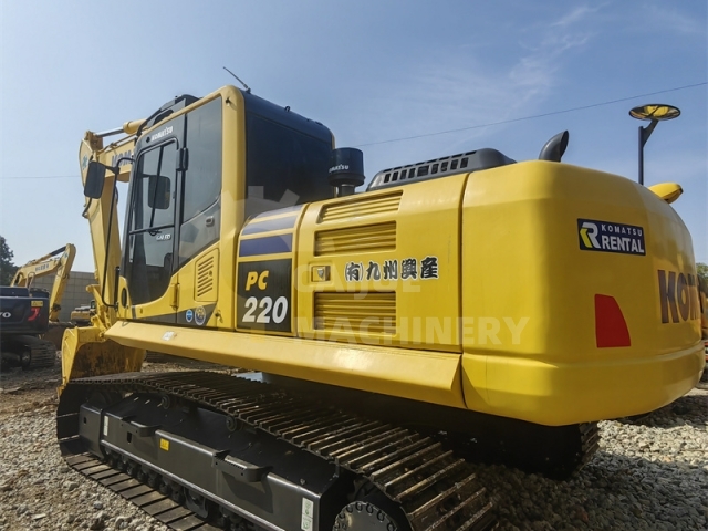 Used Komatsu PC220-8MO