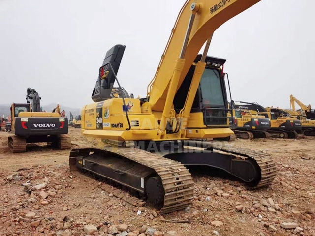 Used Komatsu PC240-8