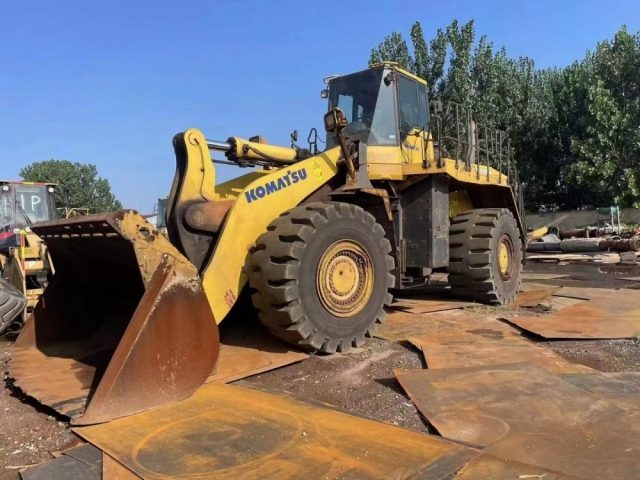 Used KOMATSU WA600