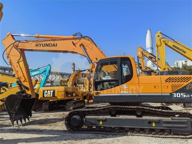 Used Hyundai R305L-9T