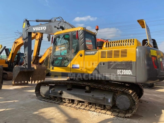 Used Volvo EC200D