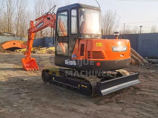 Used Doosan DH55