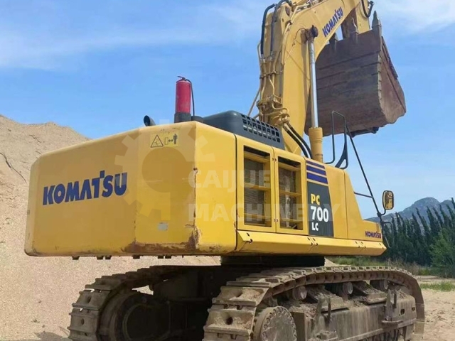 Used Komatsu PC700-8