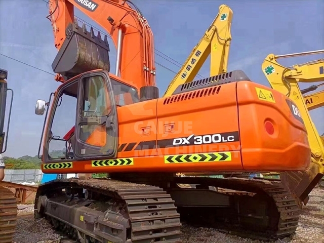 Used Doosan DX300