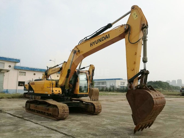 Used Hyundai R275VS