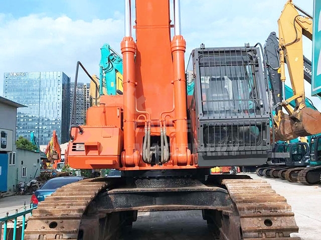 Used Hitachi ZX520-3