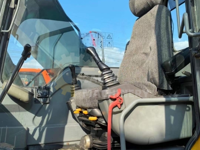 Used Volvo EC200D