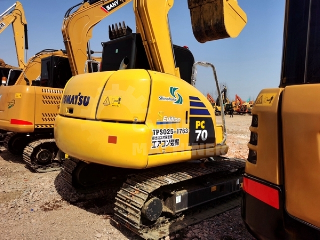 Used Komatsu PC70-8