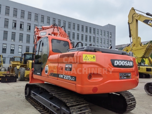 Used Doosan DX225LCA