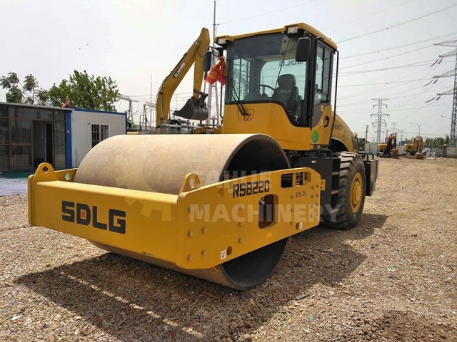 Used SDLG RS8220