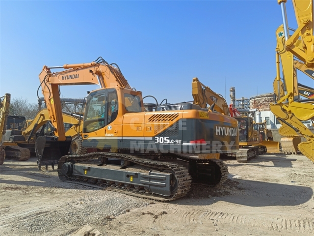 Used Hyundai R305L-9T