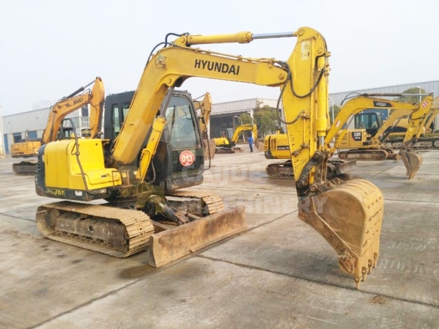 Used Hyundai R80-7