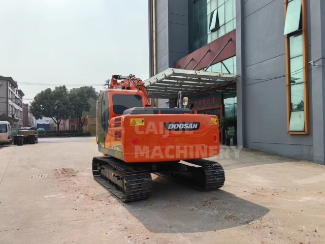 Used Doosan DX150