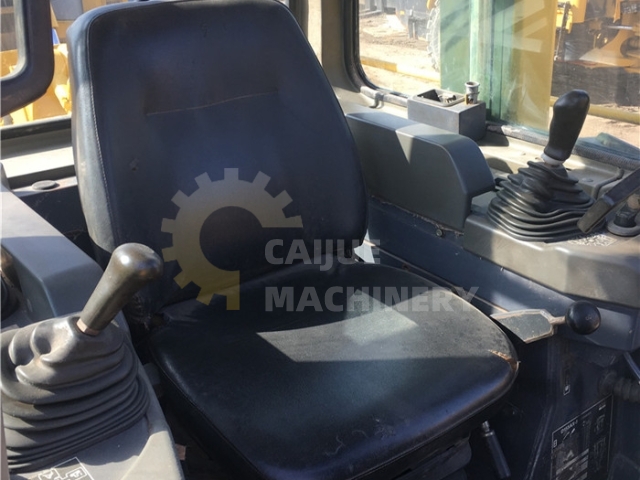 Used KOMATSU D155AX-5