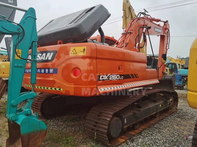 Used Doosan DX260