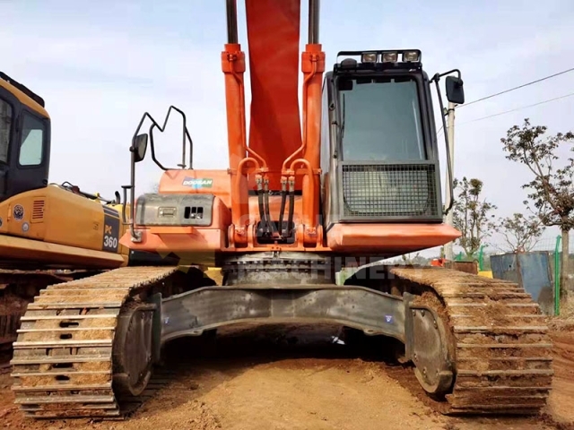 Used Doosan DX380