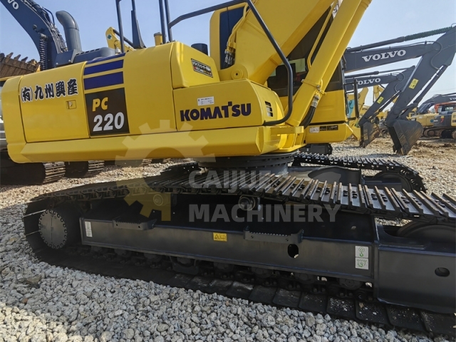 Used Komatsu PC220-8MO